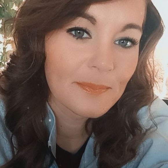 Meet your Posher, Brittney - Picture 1 of 1